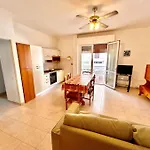 Apartment Trilocale Roberto Con Terrazzo E Posto Auto A Due Passi Dal Mare Marcelli