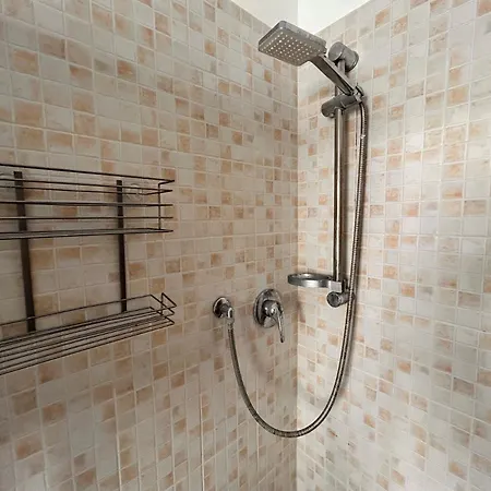 Trilocale Roberto Con Terrazzo E Posto Auto A Due Passi Dal Mare