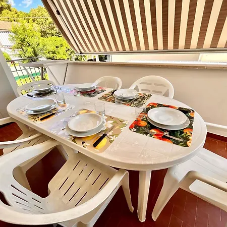 Trilocale Roberto Con Terrazzo E Posto Auto A Due Passi Dal Mare